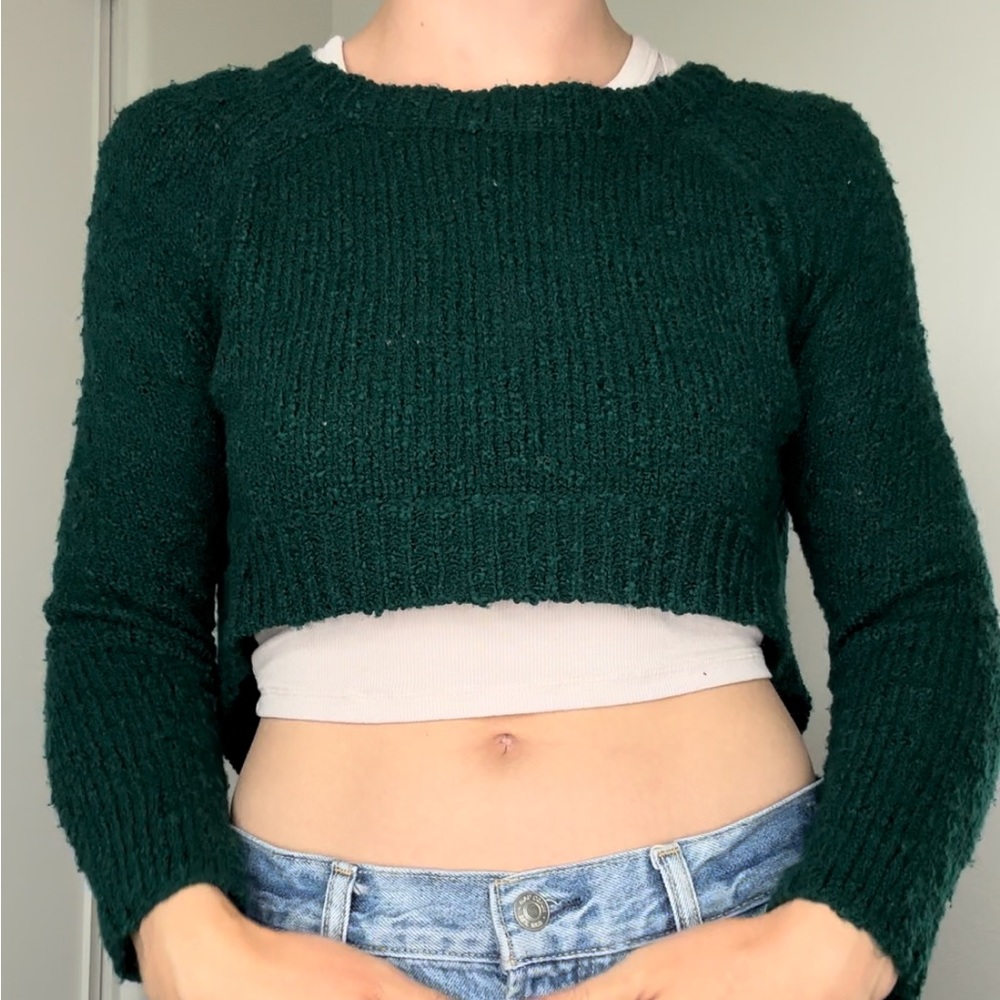 Cropped high-low green sweater